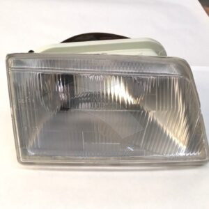 Faro Peugeot 205